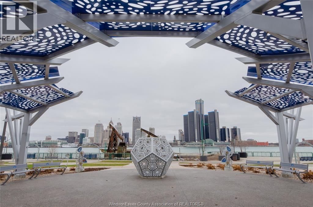 312 - 111 RIVERSIDE DRIVE Image 43