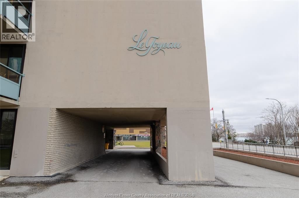 312 - 111 RIVERSIDE DRIVE Image 5