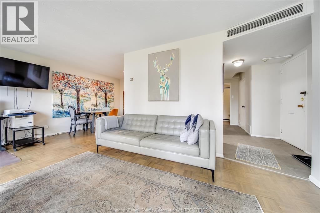 312 - 111 RIVERSIDE DRIVE Image 8