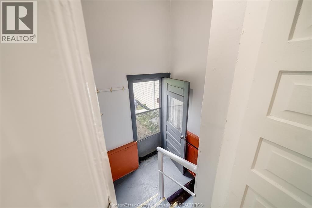 151 CURRY AVENUE Image 24