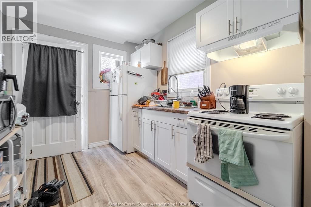 1626 HALL AVENUE Image 21