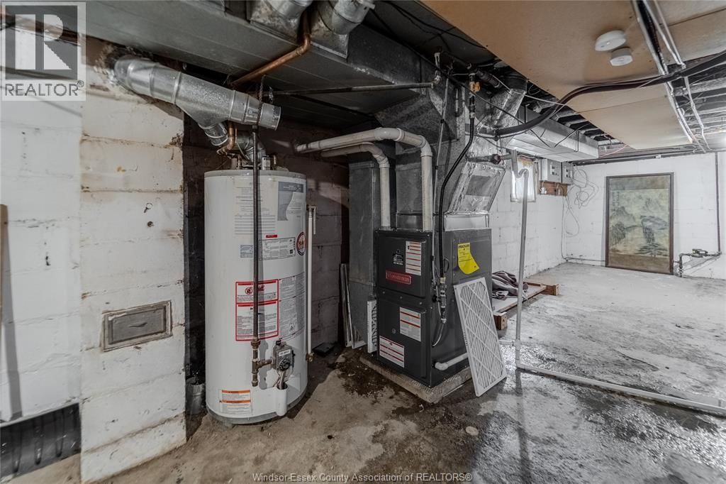 1626 HALL AVENUE Image 25