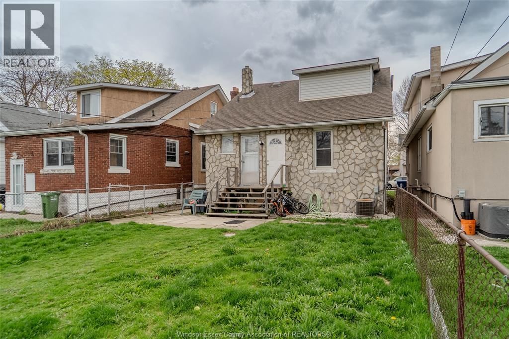 1626 HALL AVENUE Image 6