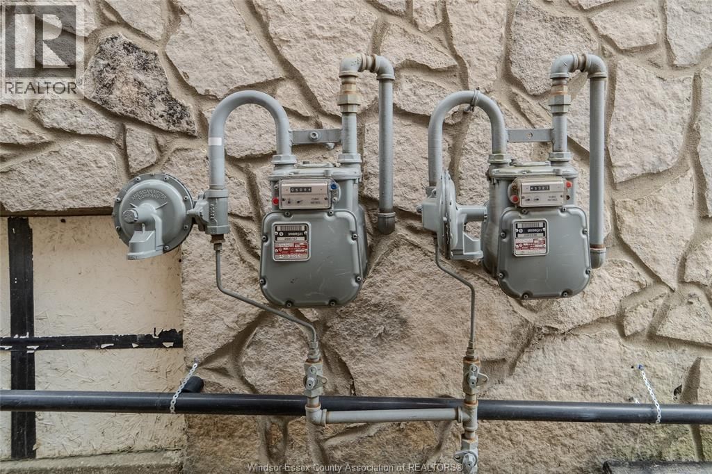 1626 HALL AVENUE Image 8