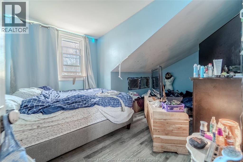 1626 HALL AVENUE Image 9