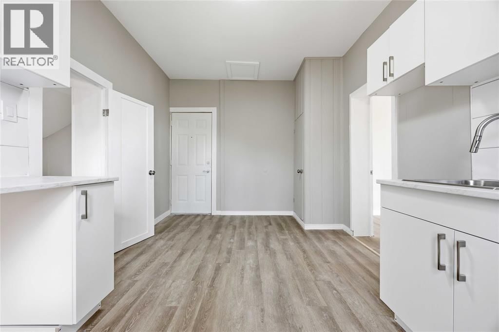 5 - 131 MARGARET AVENUE Image 4