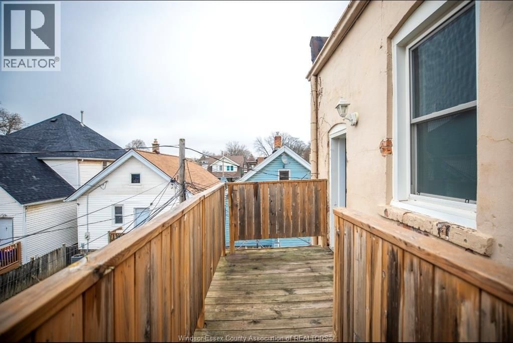 1558 ONTARIO STREET Image 12