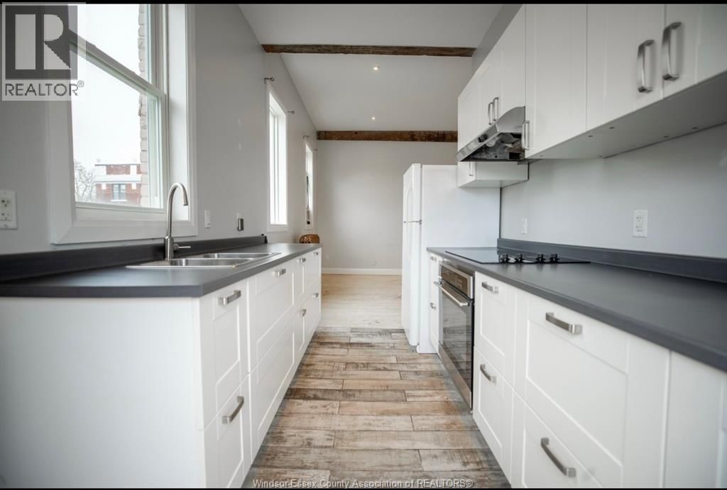 1558 ONTARIO STREET Image 7