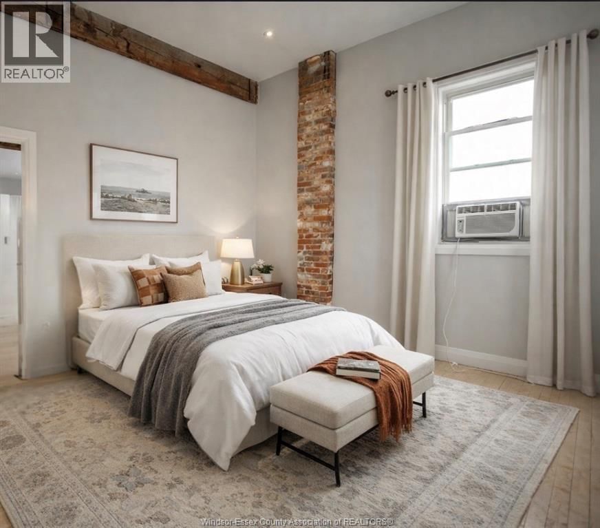 1558 ONTARIO STREET Image 9