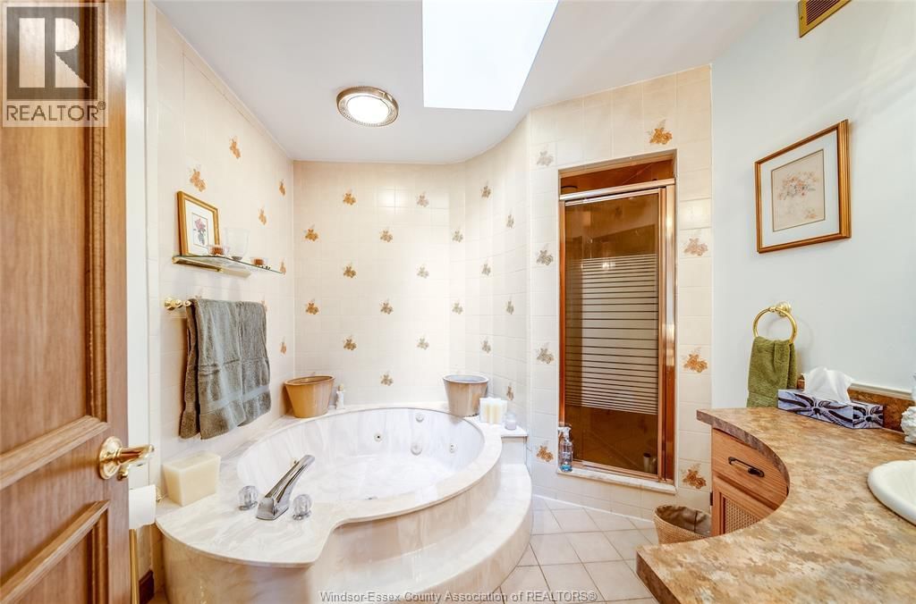 468 AMBERLY Image 32