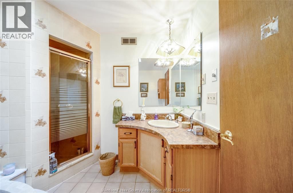 468 AMBERLY Image 33