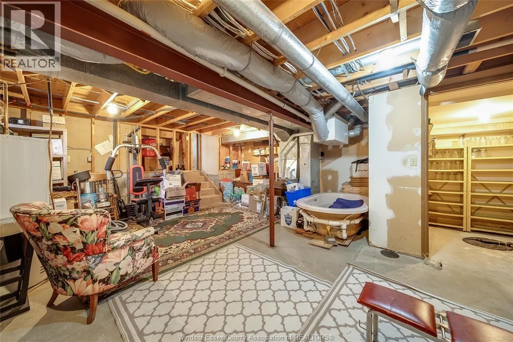 468 AMBERLY Image 35