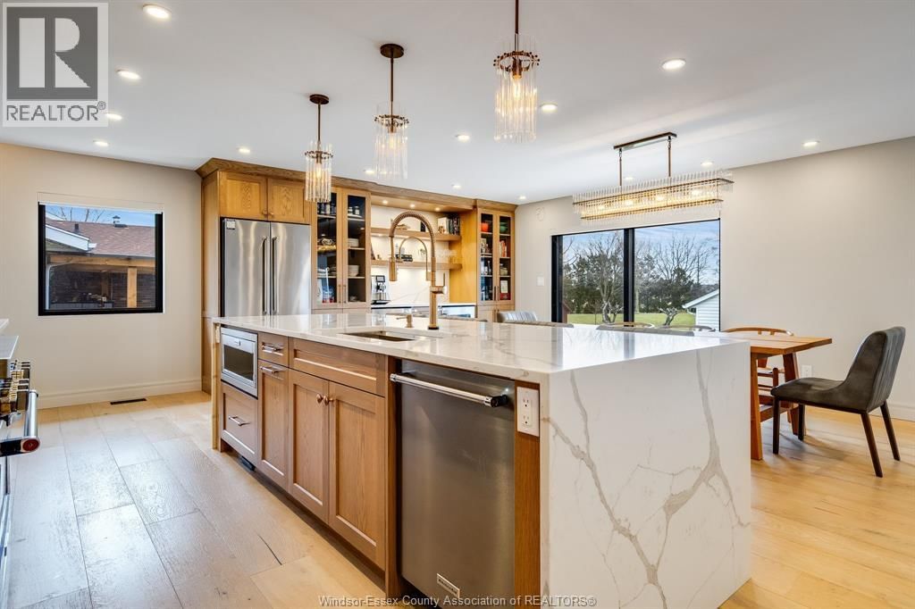 20 ELIZABETH CRESCENT Image 12