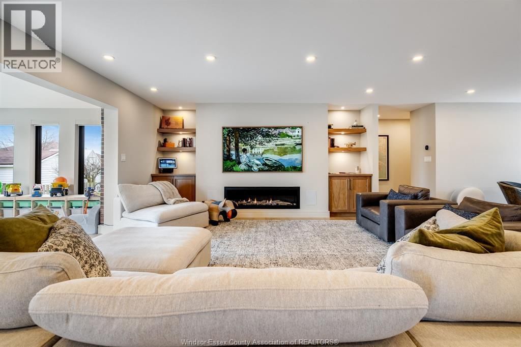 20 ELIZABETH CRESCENT Image 17