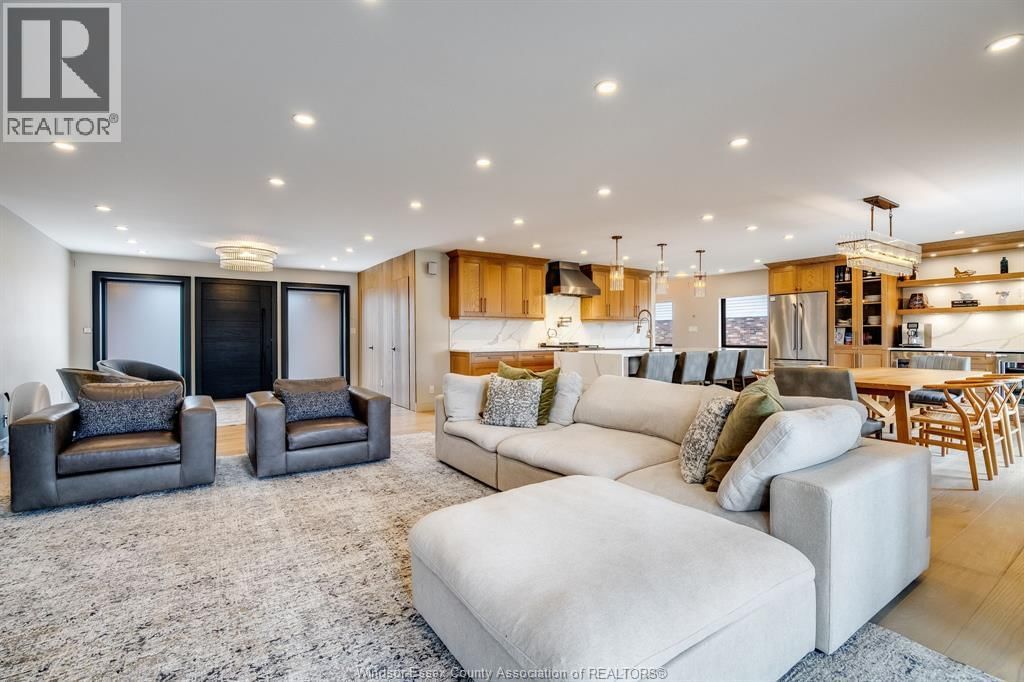 20 ELIZABETH CRESCENT Image 20