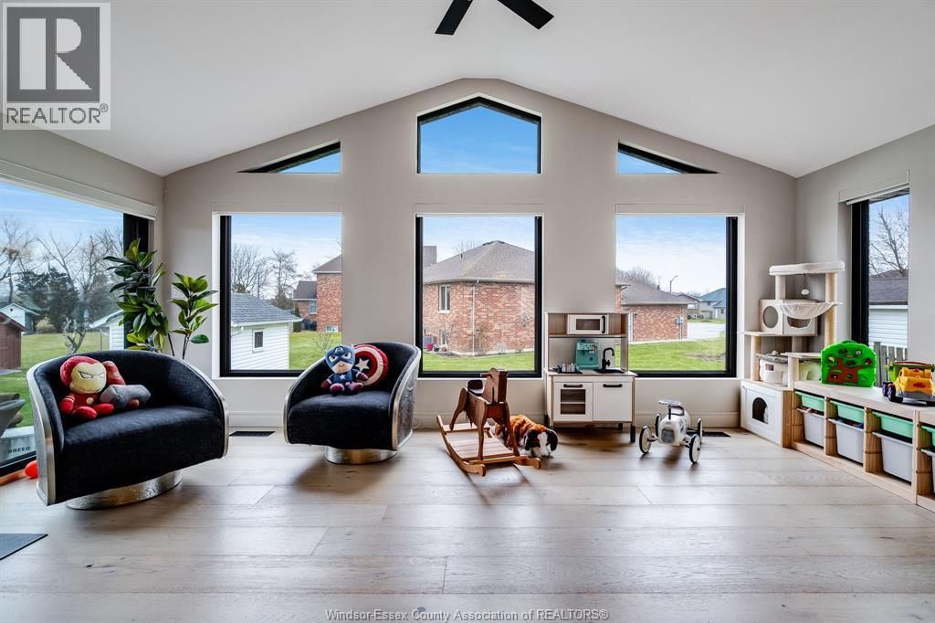 20 ELIZABETH CRESCENT Image 21