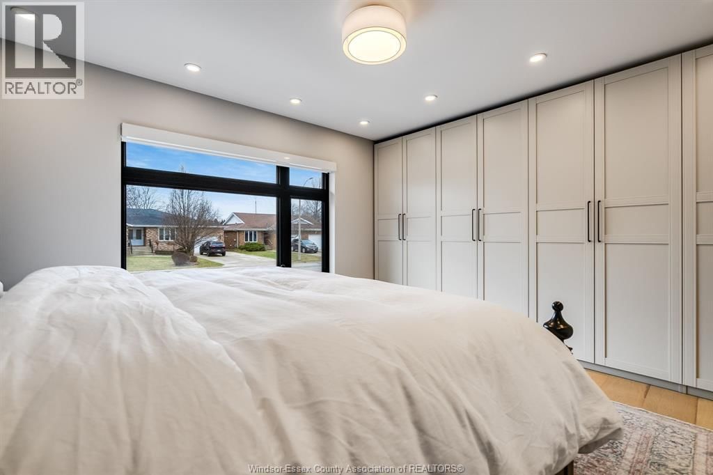 20 ELIZABETH CRESCENT Image 27