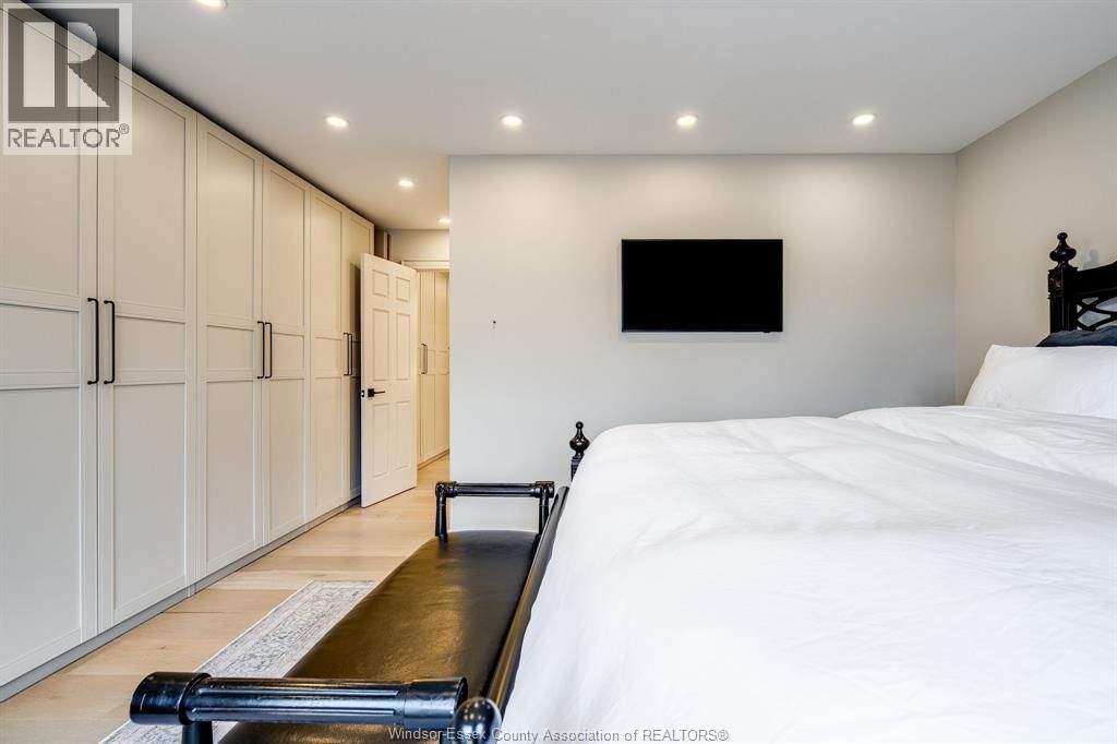 20 ELIZABETH CRESCENT Image 28