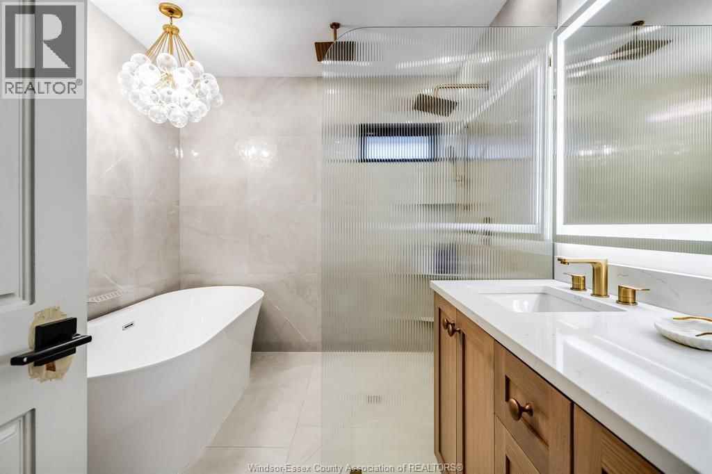 20 ELIZABETH CRESCENT Image 29