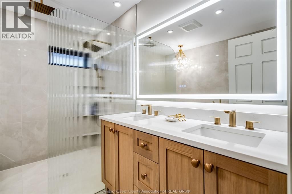 20 ELIZABETH CRESCENT Image 30