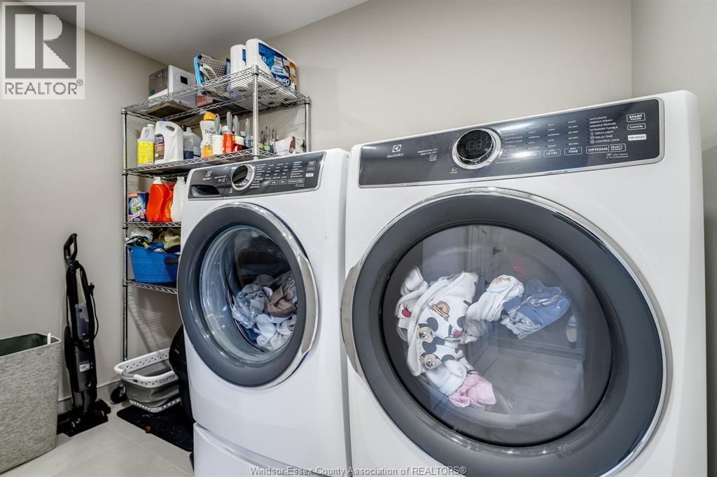 20 ELIZABETH CRESCENT Image 37