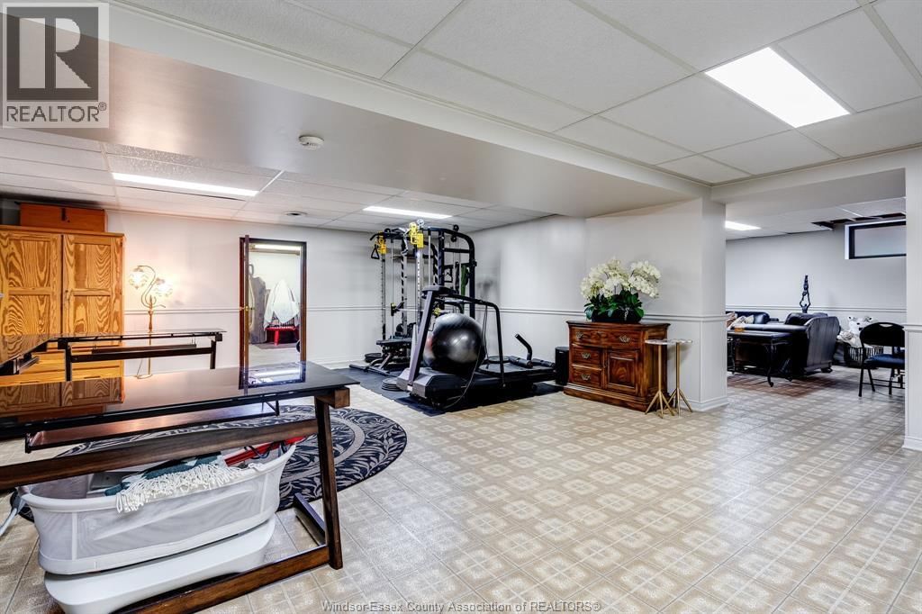 20 ELIZABETH CRESCENT Image 38