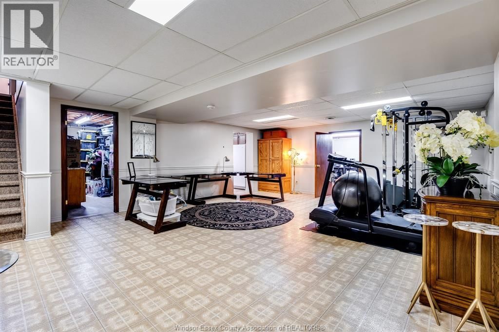 20 ELIZABETH CRESCENT Image 39