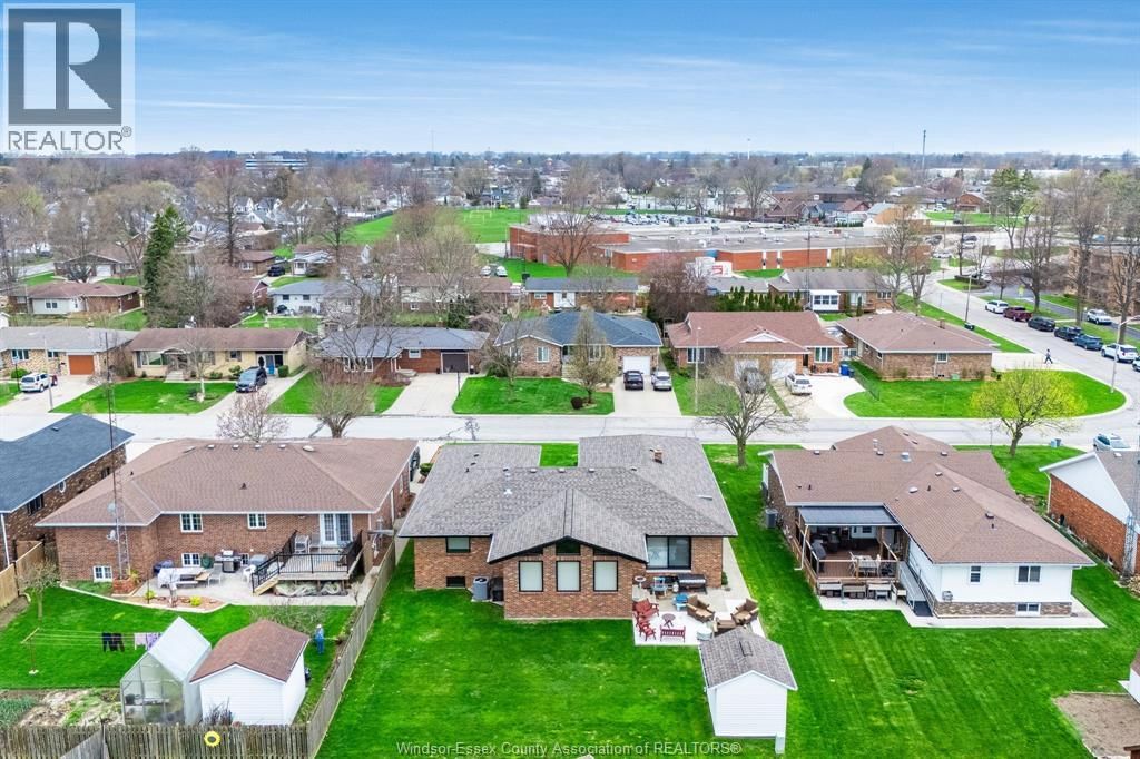 20 ELIZABETH CRESCENT Image 49