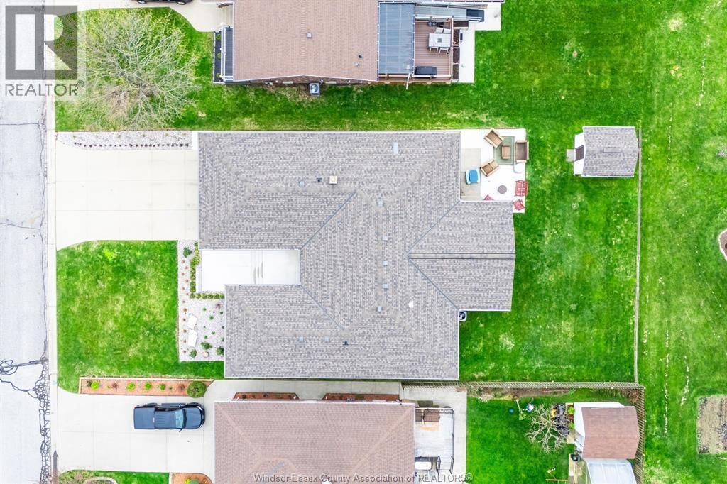 20 ELIZABETH CRESCENT Image 50