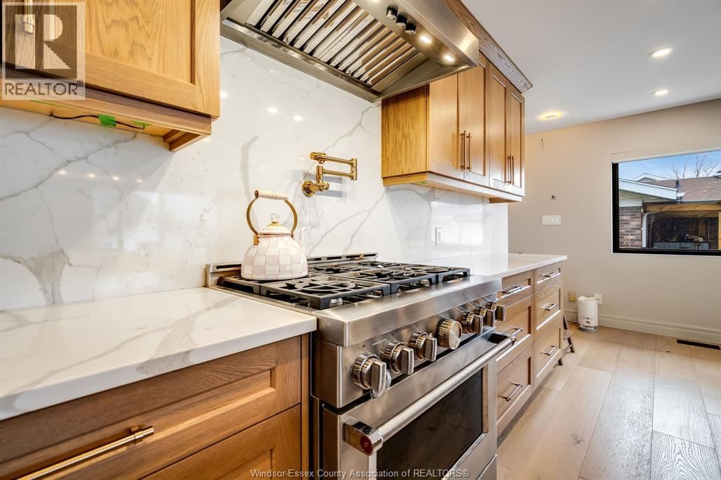 20 ELIZABETH CRESCENT Image 9