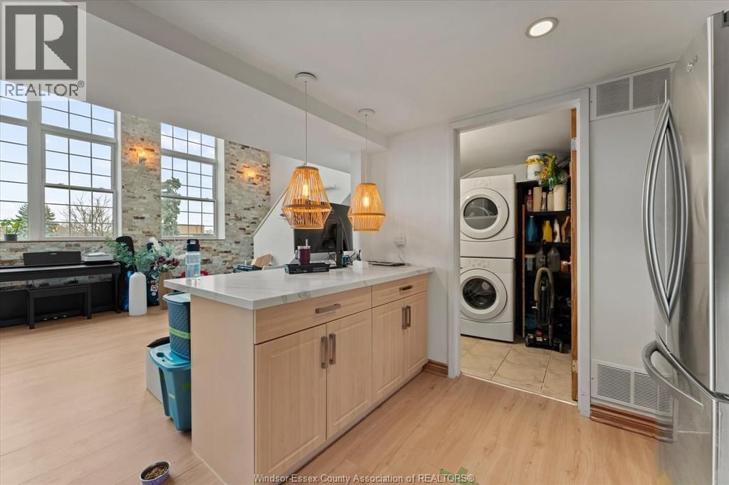 303 - 647 IRVINE Image 18