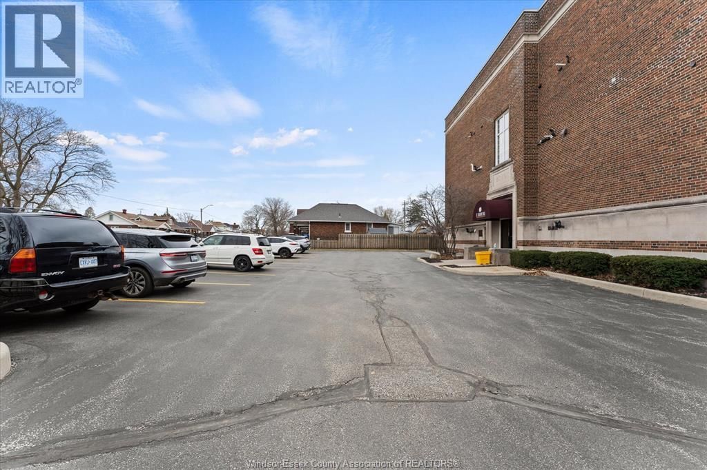 303 - 647 IRVINE Image 28