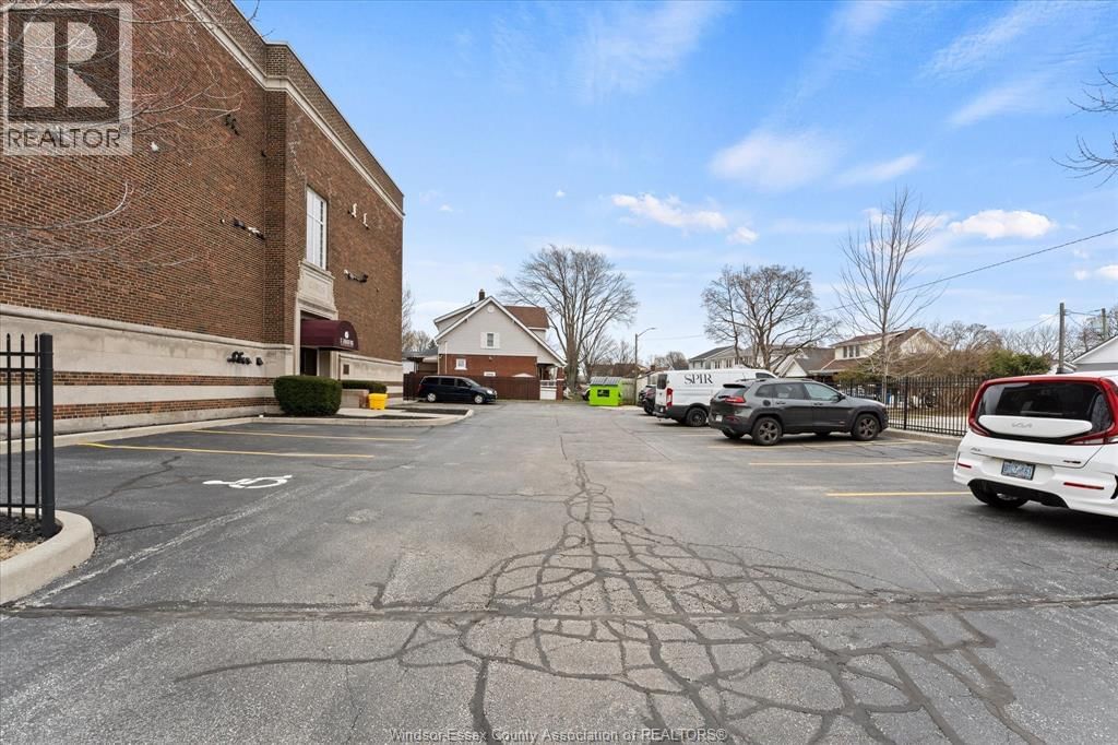 303 - 647 IRVINE Image 29