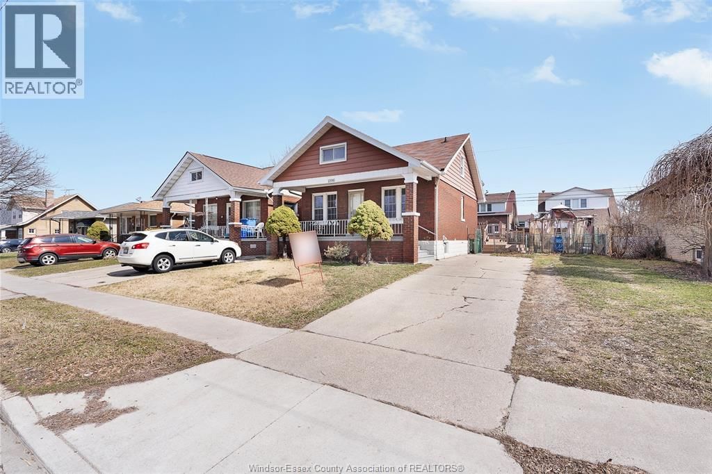 1006 PILLETTE ROAD Image 19