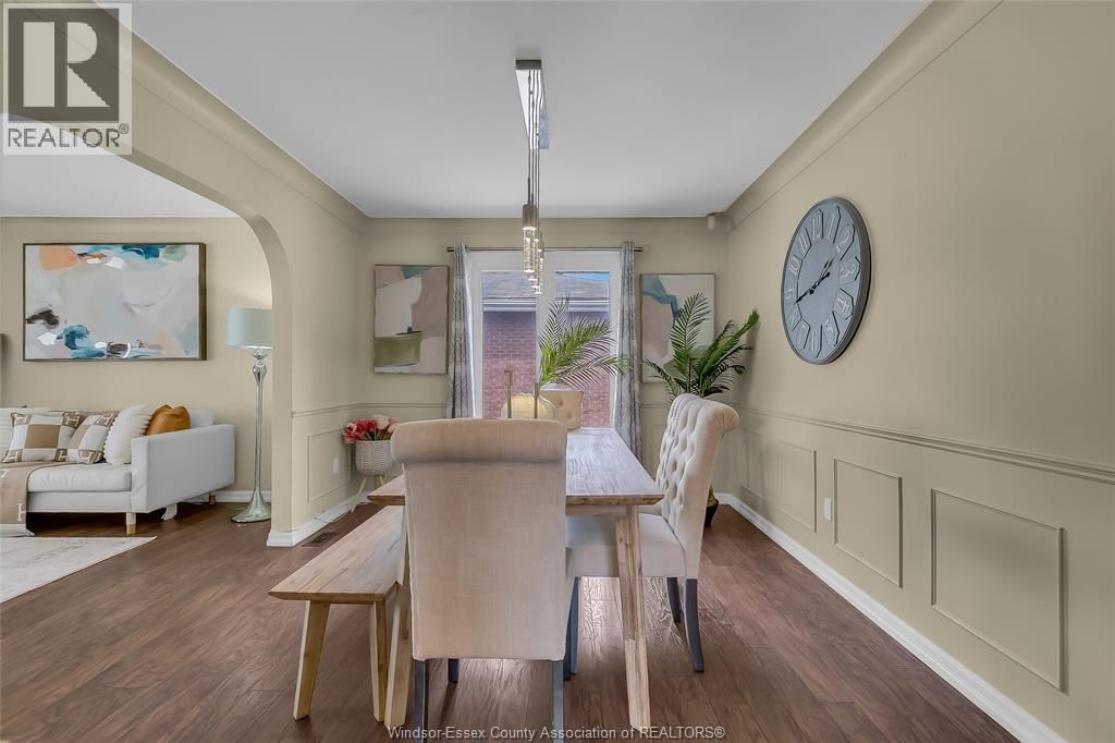 386 WOODRIDGE Image 11