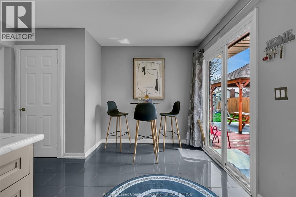 386 WOODRIDGE Image 13