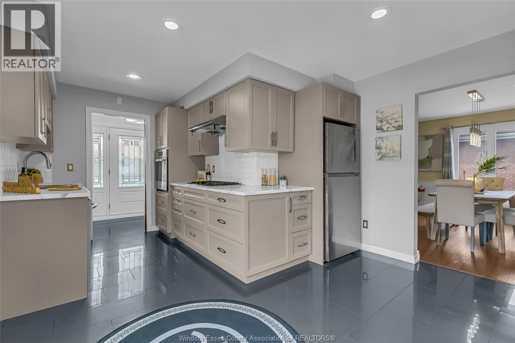 386 WOODRIDGE Image 14