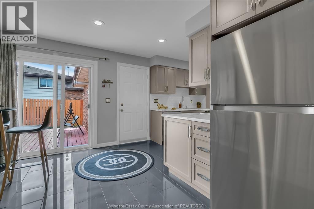 386 WOODRIDGE Image 15