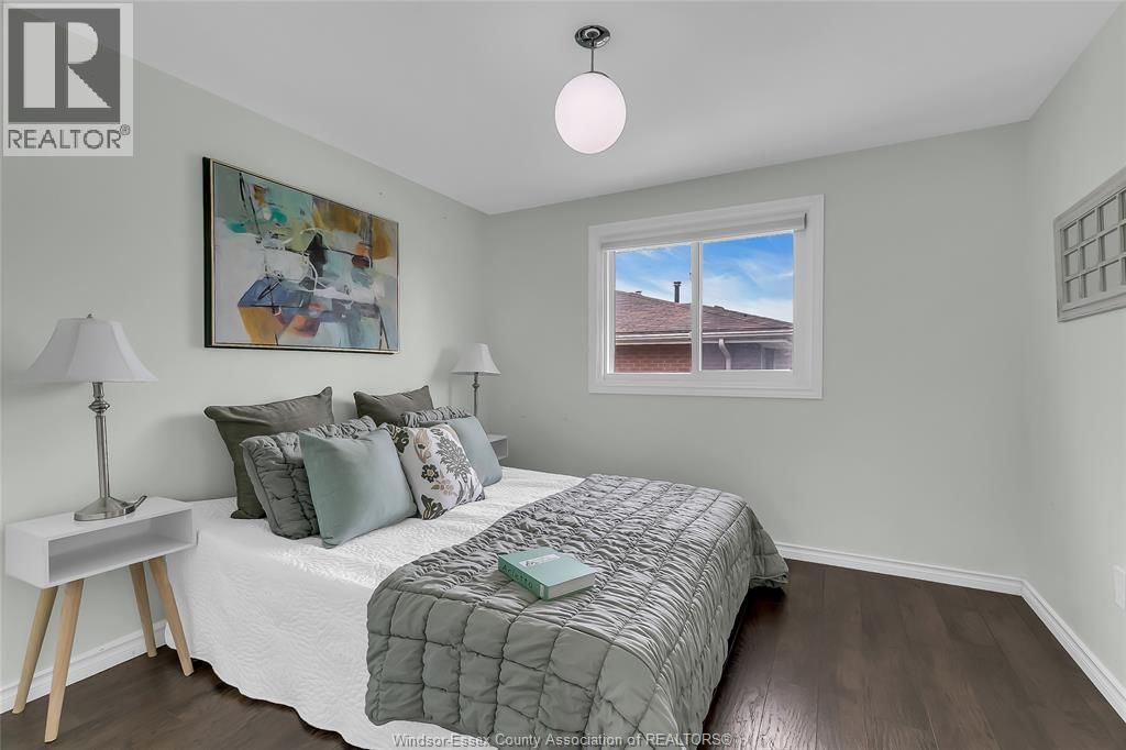 386 WOODRIDGE Image 16