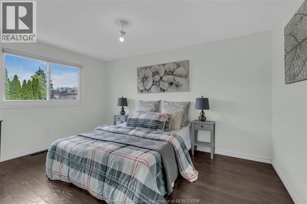 386 WOODRIDGE Image 17