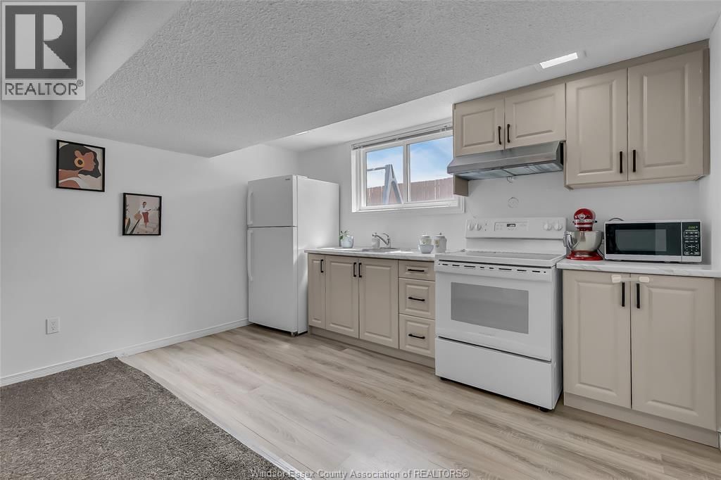 386 WOODRIDGE Image 25