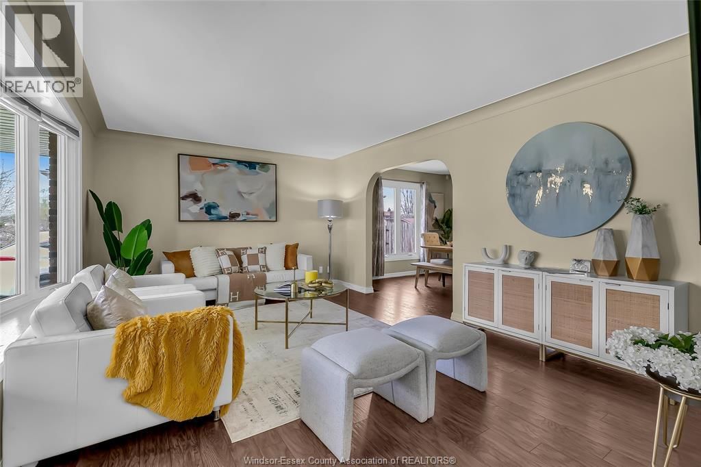 386 WOODRIDGE Image 3