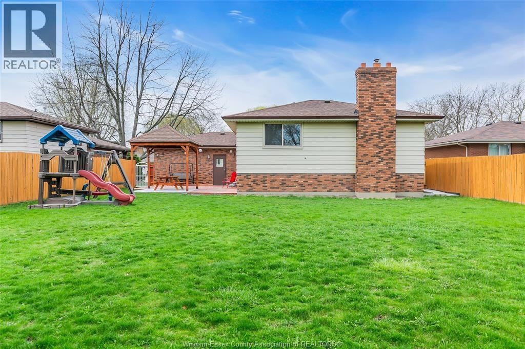 386 WOODRIDGE Image 34