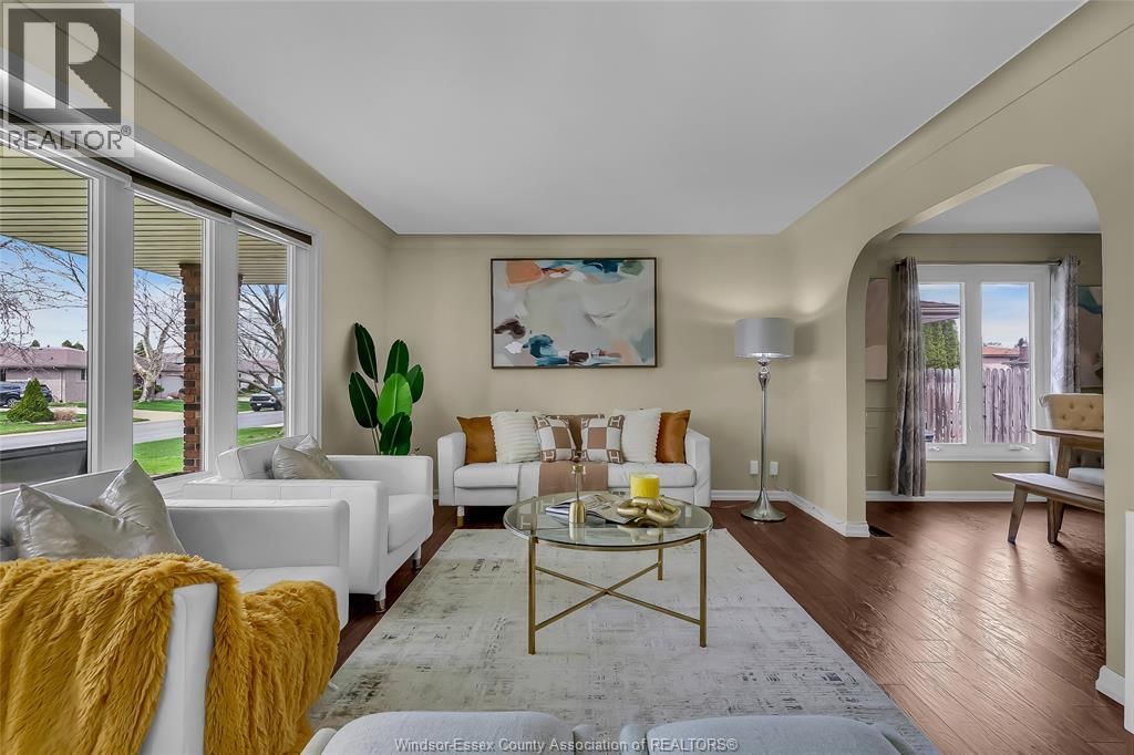 386 WOODRIDGE Image 6