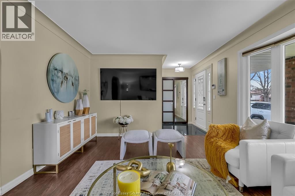 386 WOODRIDGE Image 7