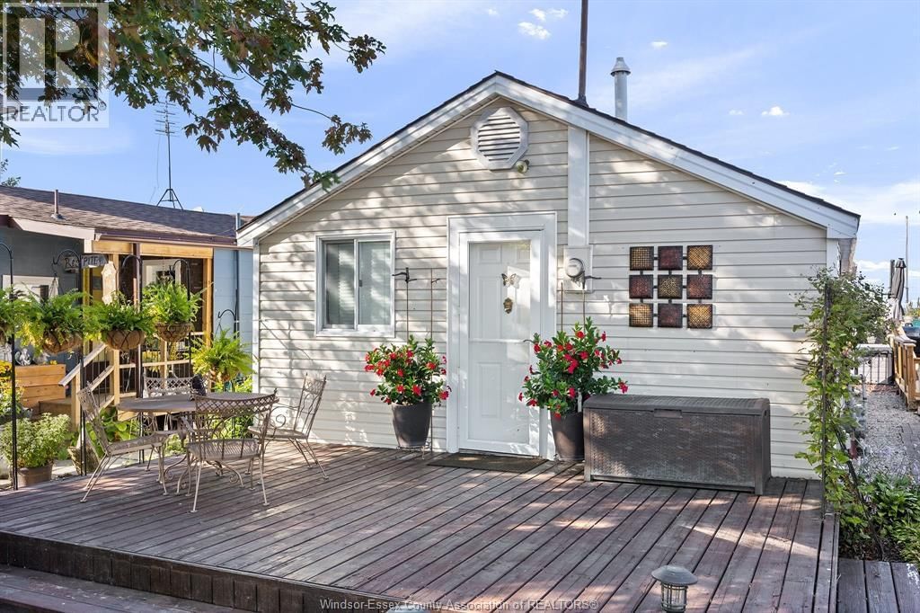 1362 EDGEWATER Image 1