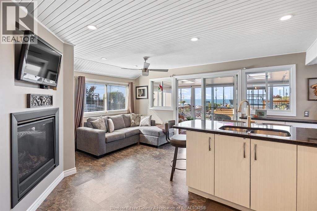 1362 EDGEWATER Image 3