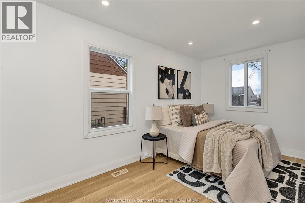 2358 LOUIS AVENUE Image 15