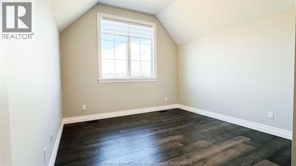 310 BLAKE AVENUE Image 19