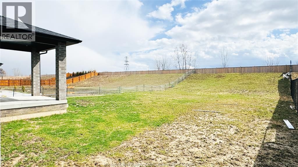 310 BLAKE AVENUE Image 22